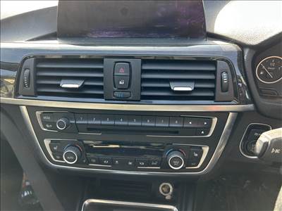 BMW 320 F30 multimédia fejegység + kijelző