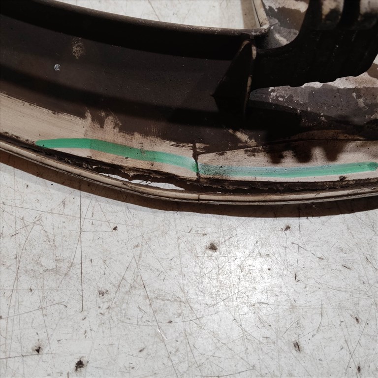 209542 Citroen C3 2010-2016 15"-os dísztárcsa (1db) a  képen látható sérüléssel 9686524080 5. kép