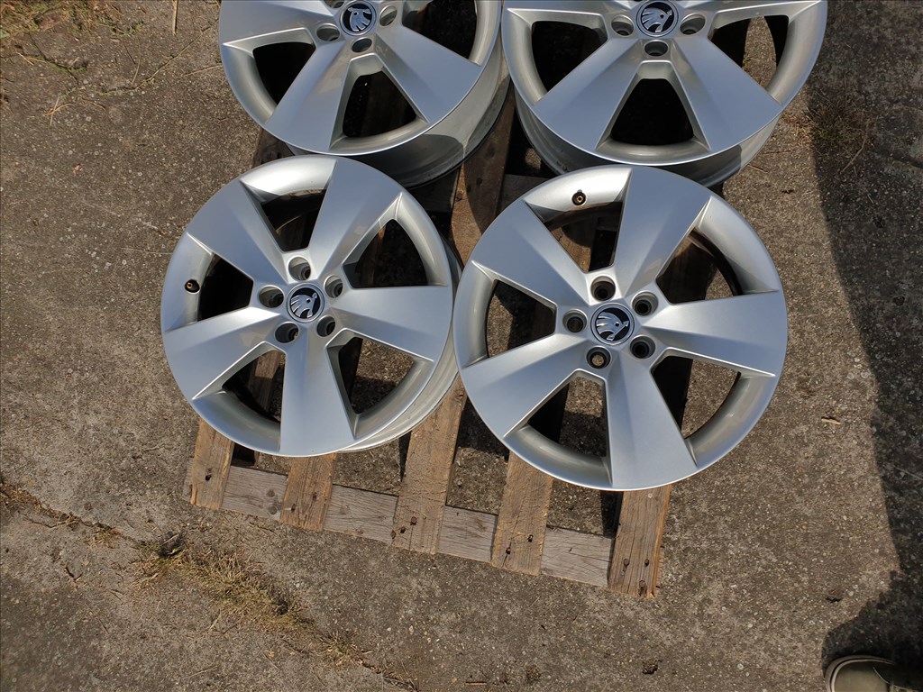 16" 5x100 Skoda Scala 2. kép