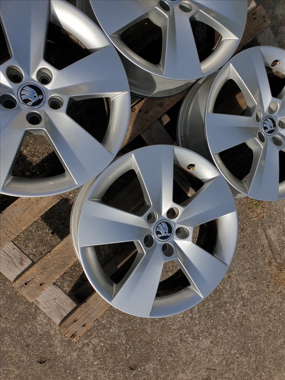 16" 5x100 Skoda Scala 3. kép
