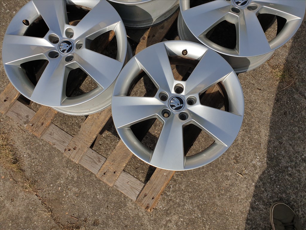 16" 5x100 Skoda Scala 4. kép