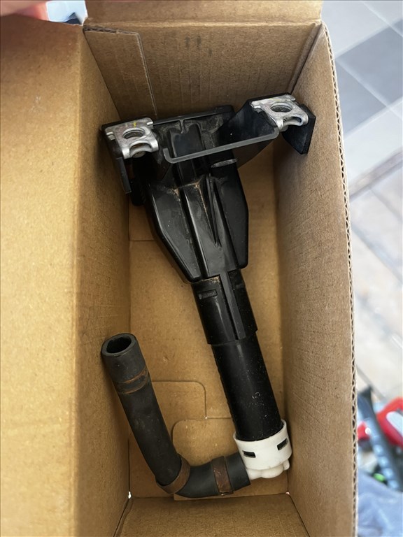 Mitsubishi Outlander II 2.0 DI-D 4WD Mitsubushi Outlander MK2 fényszorómósó 209231 462640236 2. kép