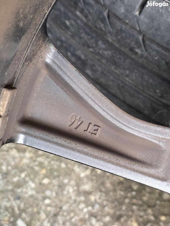  5x114.3 lyukosztású 18" újszerű Borbet alufelni, rajta 225/45 kopott nyári gumi gumi  3. kép