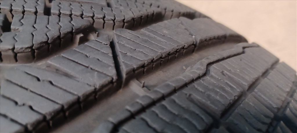 Mercedes W205 5x112 7,5-8,5x18 225/45 - 245/40 R18 téli gumikkal 4db 9. kép