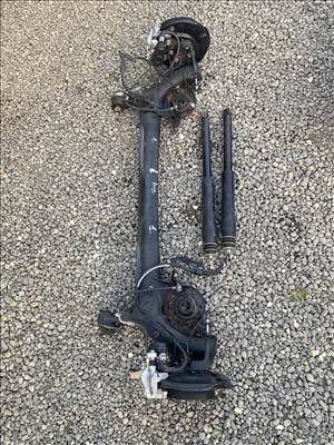 Toyota Yaris (XP210) hátsóhíd