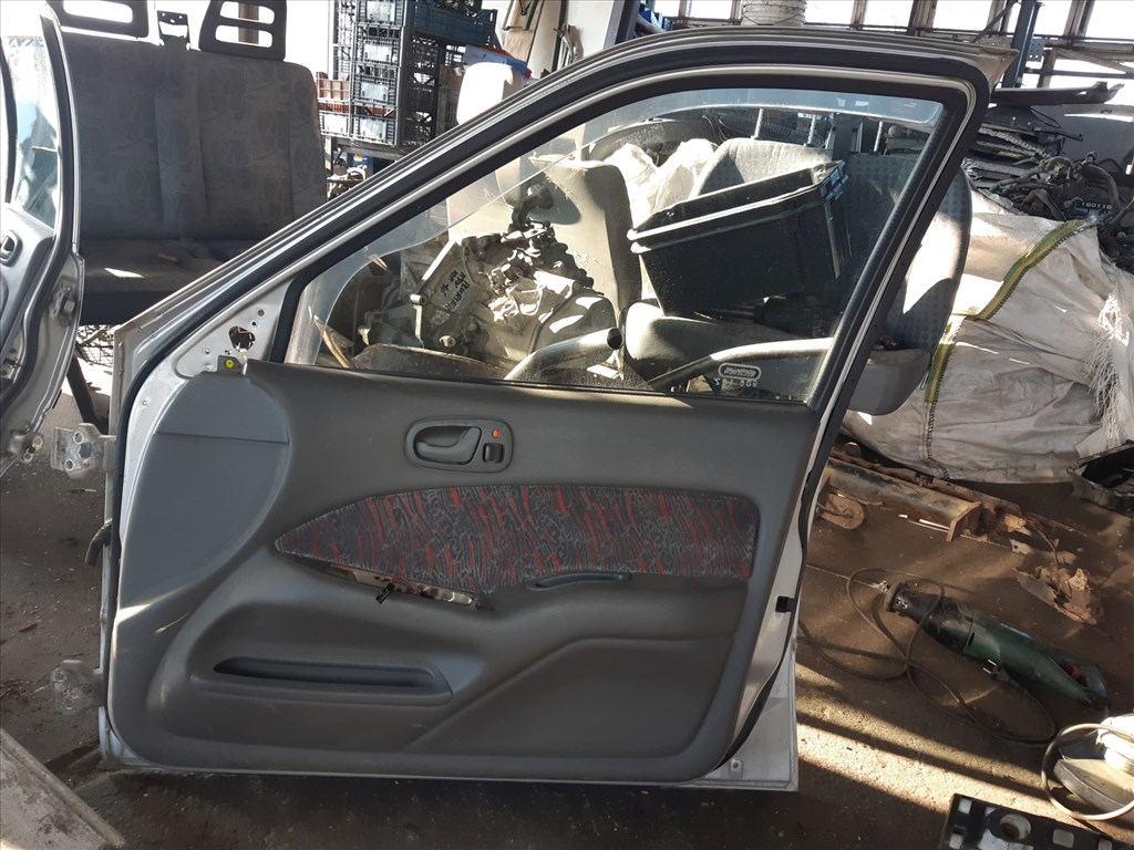 Suzuki Swift II 96-03 Jobb Elsõ Ajtó 2. kép