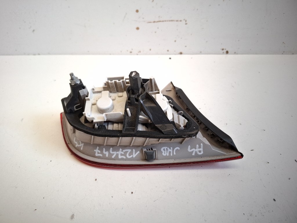 Audi A4 kombi (8E B7) jobb hátsó belsõ lámpa 8E9945094 3. kép