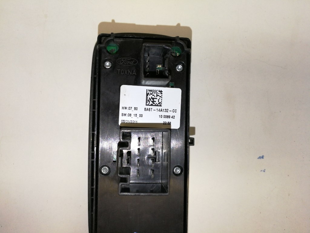Ford Fiesta bal elsõ ablakemelõ kapcsoló 8A6T14A132CC 4. kép