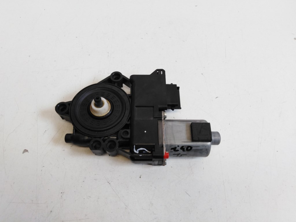 Hyundai I 40 jobb elsõ ablakemelõ motor 1. kép