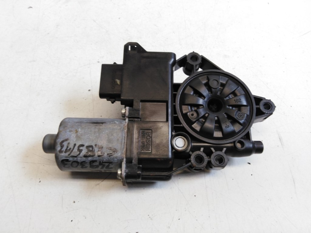 Hyundai I 40 jobb elsõ ablakemelõ motor 3. kép