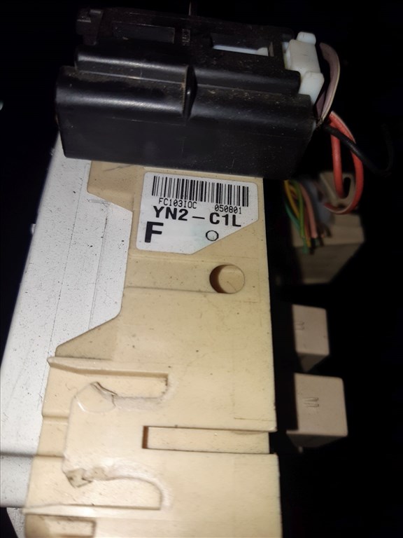 Suzuki Swift III 04-10 Biztosítéktábla / Relé Tábla YN2-C1L 4. kép