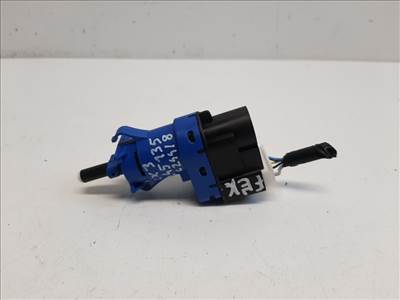 Mazda CX-3  féklámpa kapcsoló