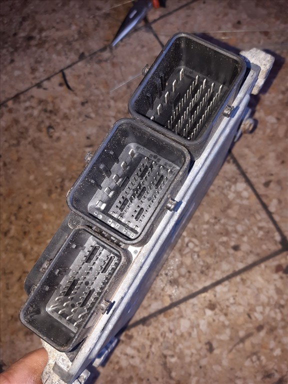 Ford Grand C-Max Motorvezérlõ / ECU AV61-12A650-GF 2. kép