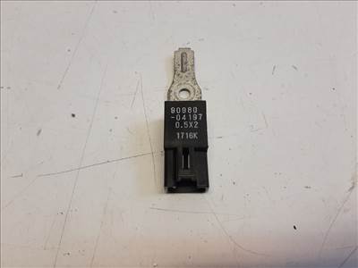Toyota Rav 4 (XA30) antennaerősítő (antenna erősítő) 9098004197