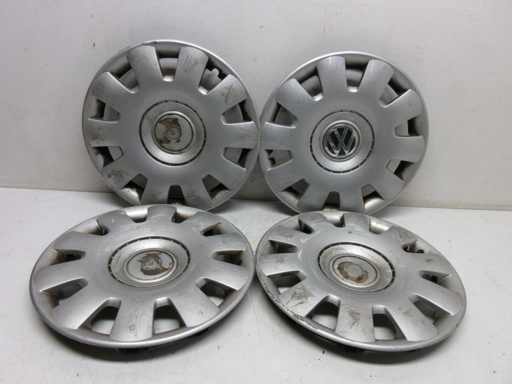 Volkswagen Golf IV (1J) dísztárcsa 1J0601147P 1. kép