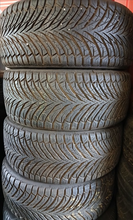  215/45R17 újszerű Fortune négyévszakos gumi szett 2024 7mm 1. kép