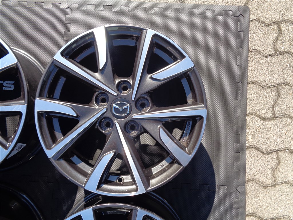 Mazda CX-3 gyári alufelni 16-os, szinte mint az új, eladó.  4. kép