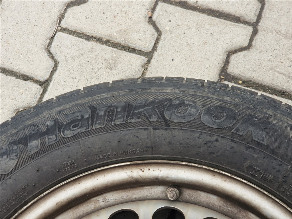  5x120 16" lemezfelni pár Hankook teherautó gumival (26134)  3. kép