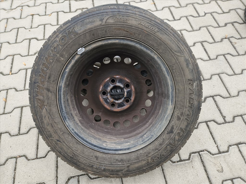  5x120 16" lemezfelni pár Hankook teherautó gumival (26134)  9. kép