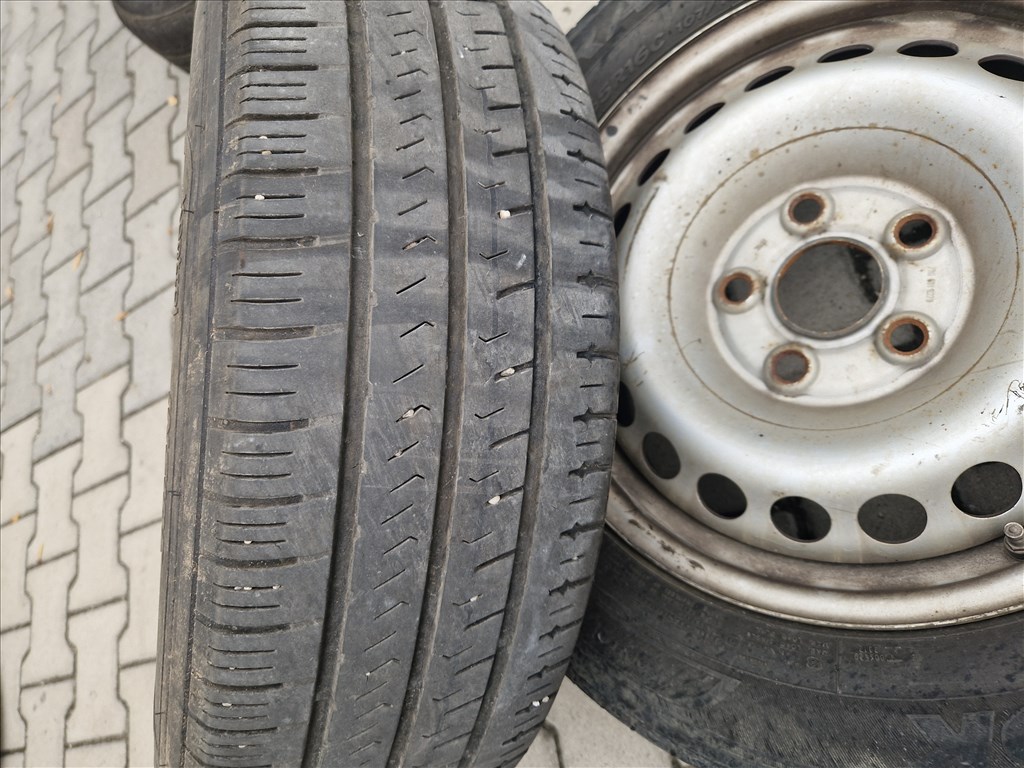  5x120 16" lemezfelni pár Hankook teherautó gumival (26134)  10. kép