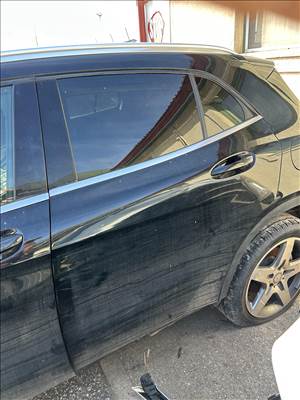 Mercedes GLA-osztály X156 bal hátsó ajtó 