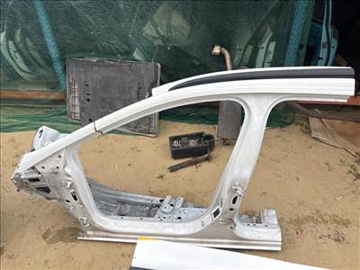 Opel Astra K Sports Tourer 1.6 CDTI Bal Küszöb Fehér 9426 , 