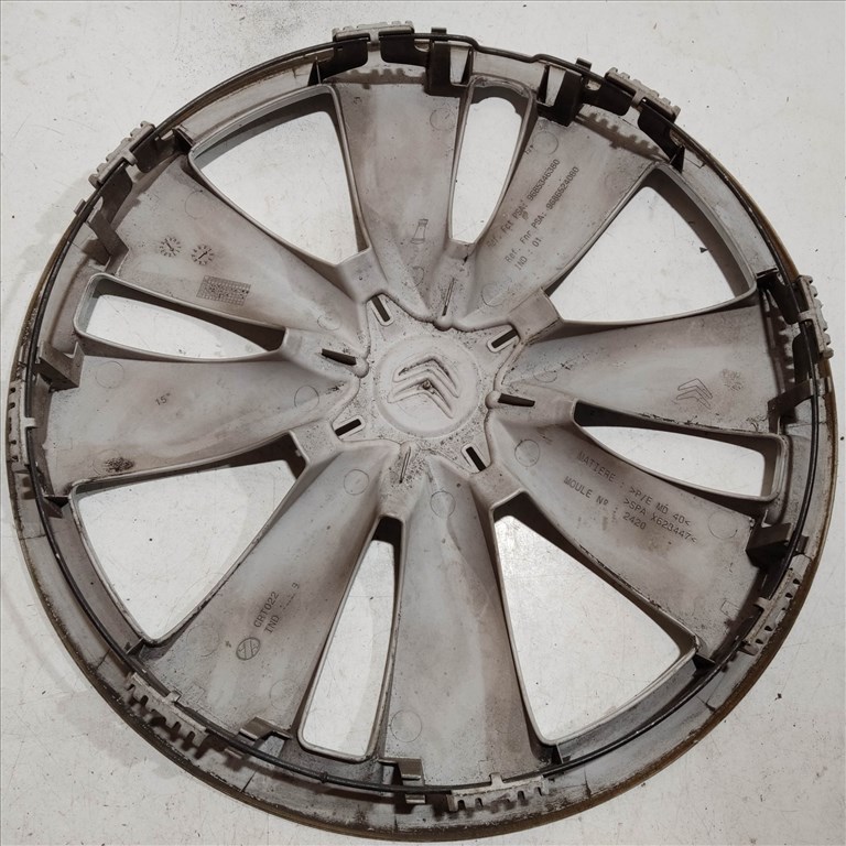 209541 Citroen C3 2010-2016 15"-os dísztárcsa (1db) a képen látható állapotban 9686524080 2. kép