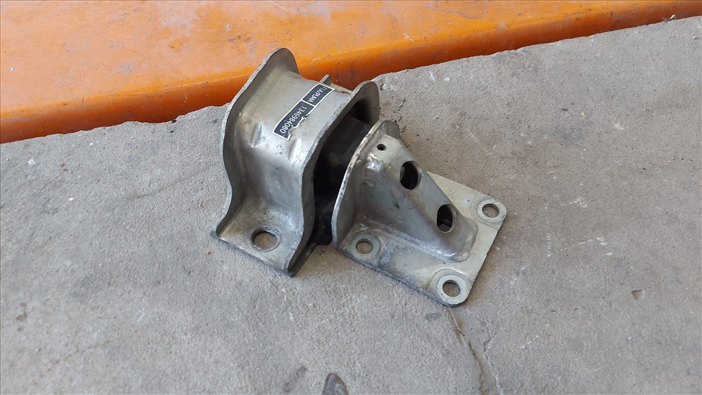 Fiat DUCATO Citroen JUMPER Peugeot BOXER 06 Váltótartó gumi bak 7014 1346984080 2. kép