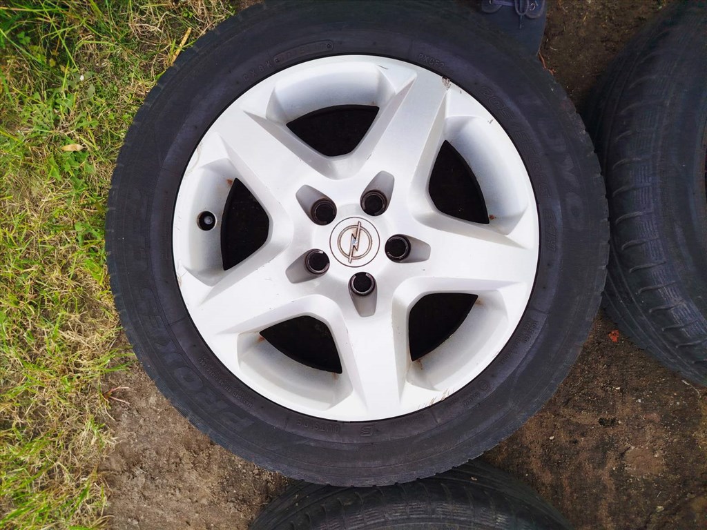  5x110 lyukosztású 16" használt lemezfelni, rajta használt gumi  2. kép