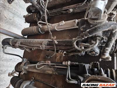 Volkswagen Bora Kormányművek több típushoz is eladók.