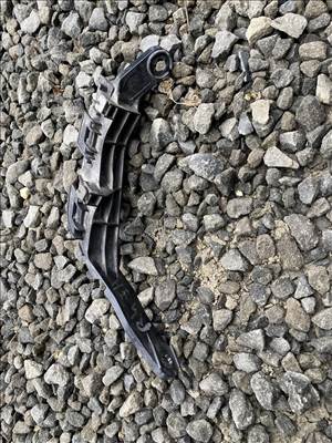 Toyota RAV4 (XA50) lámpatartó