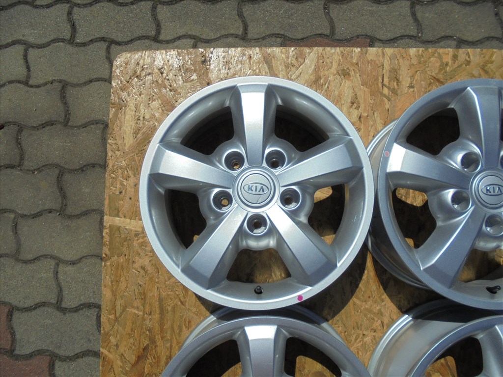 17-es KIA gyári alufelni mint az új eladó 2. kép