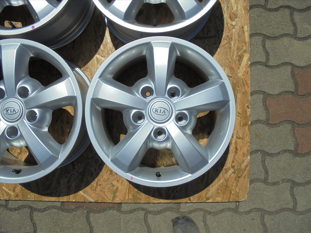 17-es KIA gyári alufelni mint az új eladó 5. kép