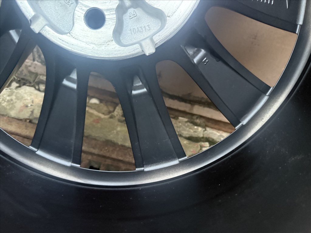 Tesla Model Y Induction nyári garnitúra Michelin Pilot Sport EV TO 255/40 R20 20X9.5J 1188223-00-C 9. kép