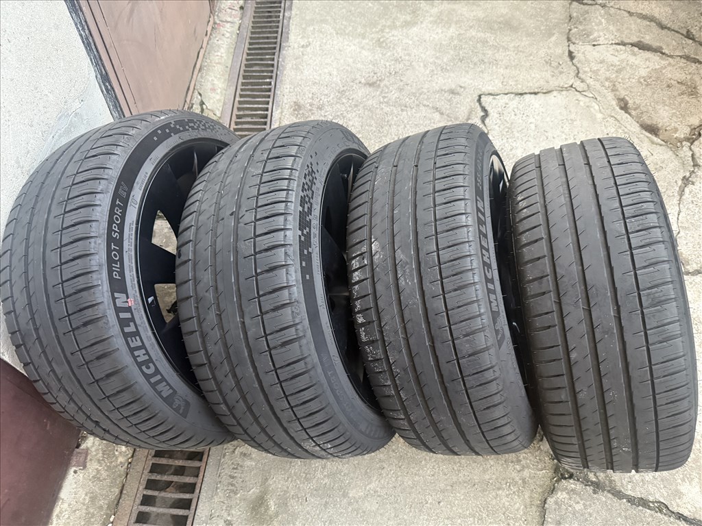 Tesla Model Y Induction nyári garnitúra Michelin Pilot Sport EV TO 255/40 R20 20X9.5J 1188223-00-C 10. kép