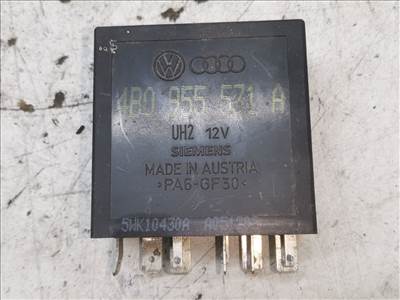 AUDI A3 (8L1) 1.9 TDI Ablaktörlő Relé #42338# 4B0955531A