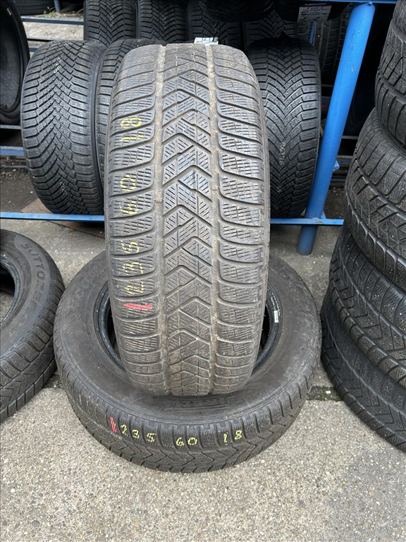 2db 235/60×18″ Pirelli téli gumiabroncs. (3752442) 1. kép