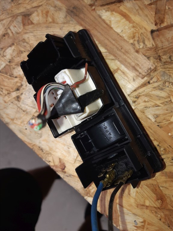 Toyota Corolla 00-06 Ablakemelõ - Elektromos Tükör Állító Kapcsoló 2. kép