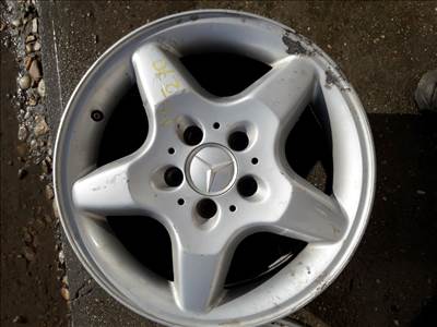 Mercedes ML 270 <p>Gyáriszám:<br> 163 401  0102</p><p>Felni méret: 16"</p><p>Furatszám: 5</p><p>Osztókör: 112.0</p><p>ET szám: ET47</p><p>Állapot: Normál</p><p>Érdeklődéskor hivatkozzon erre: KIN-40081</p><p>Bármire van szüksége hívjon bizalommal!<br>Kizárólag munkaidőben hétfőtől - péntekig 8-12 13-16 óráig!<br>Alkatrészek széles választékban!<br>Hivatalos Regisztrált Autobontó Kecel!<br>Vásároljon Megbízható Helyről Beszerelési Garanciával Profiktól!</p> 65000