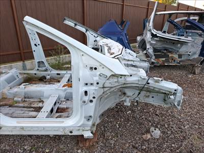 Ford Focus jobb első negyed