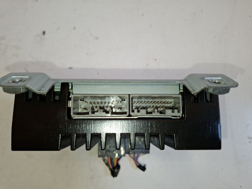 Honda CR-V  erõsítõ 39186T1G 4. kép