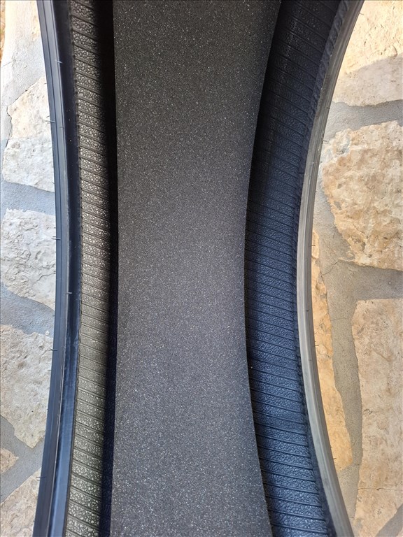 Új 255/4519" 104V Goodyear UltraGrip Performance+ T0 SCT  6. kép