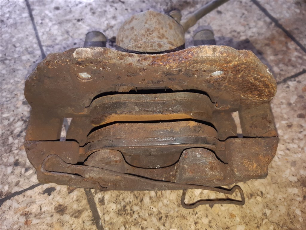 Ford C-Max Jobb Elsõ Féknyereg 2. kép