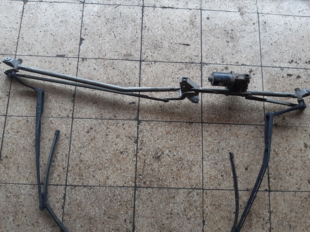 Peugeot 307 Elsõ Ablaktörlõ Motor ቛõ Ablaktörlõ Mechanika 180.982 2. kép