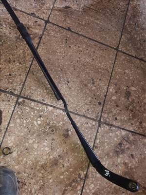 Audi A4 B8 Jobb Első Ablaktörlő Kar