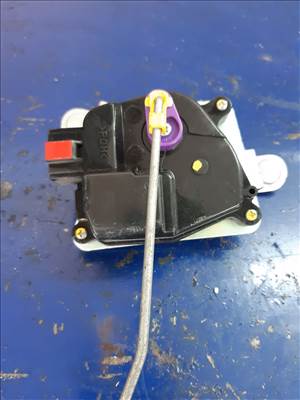 Hyundai i20 Csomagtérajtó Központizár Motor