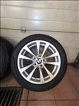  5x120 lyukosztású 17" újszerű (gyári felni) alufelni, rajta 225/50 újszerű Pirelli téli gumi gumi 