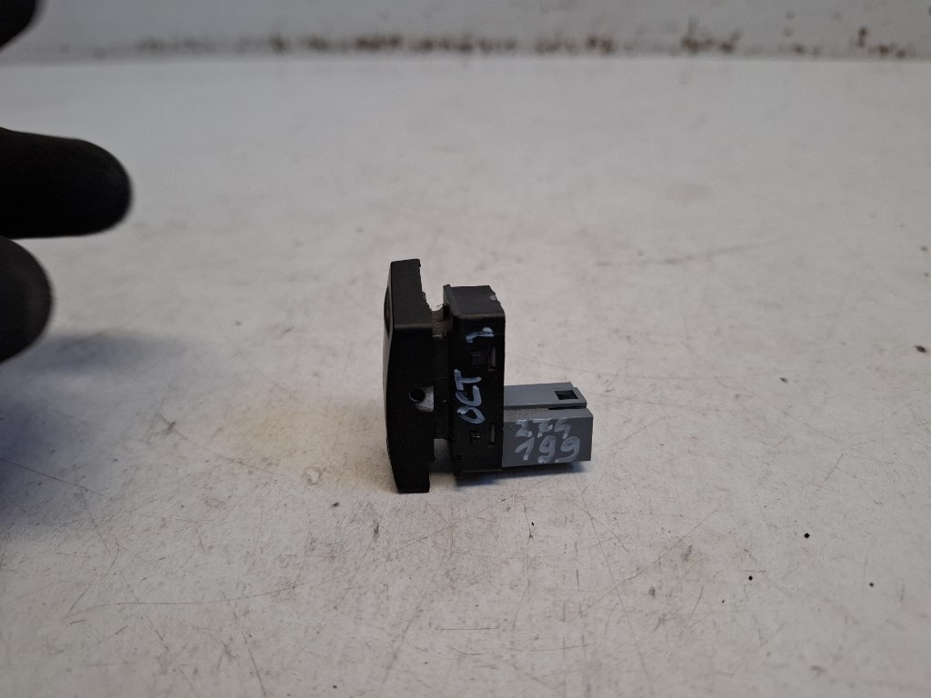 Skoda Octavia (1Z) jobb hátsó ablakemelõ kapcsoló 1Z0959856 2. kép