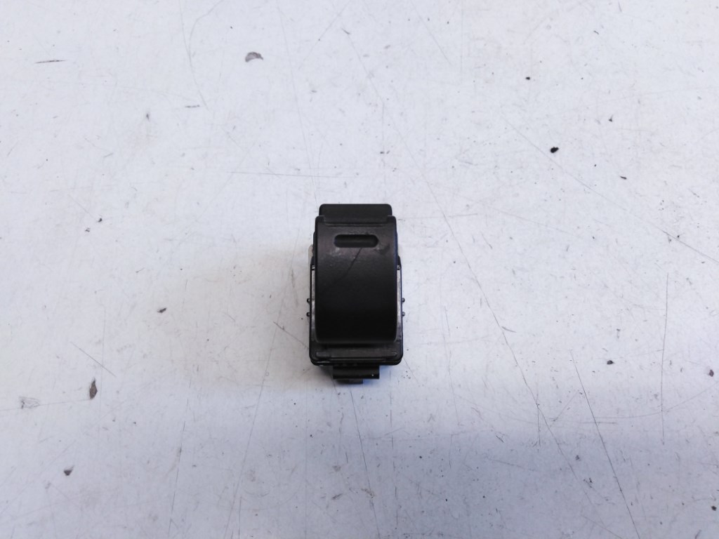 Toyota Rav 4 (XA20) jobb hátsó ablakemelõ kapcsoló 1. kép