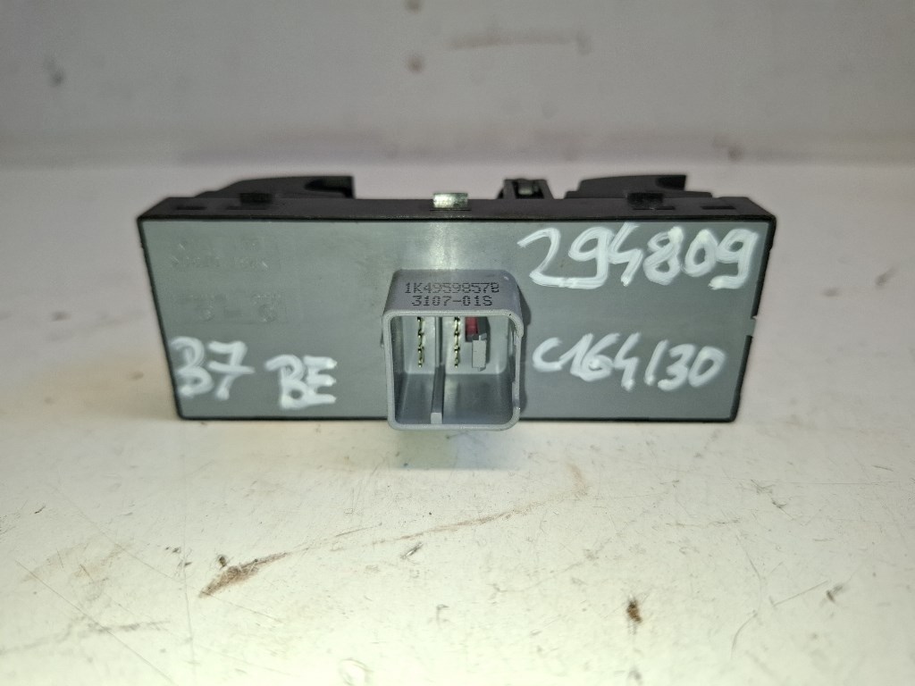 Volkswagen Passat VII (3C) bal elsõ ablakemelõ kapcsoló 1K4959857B 3. kép